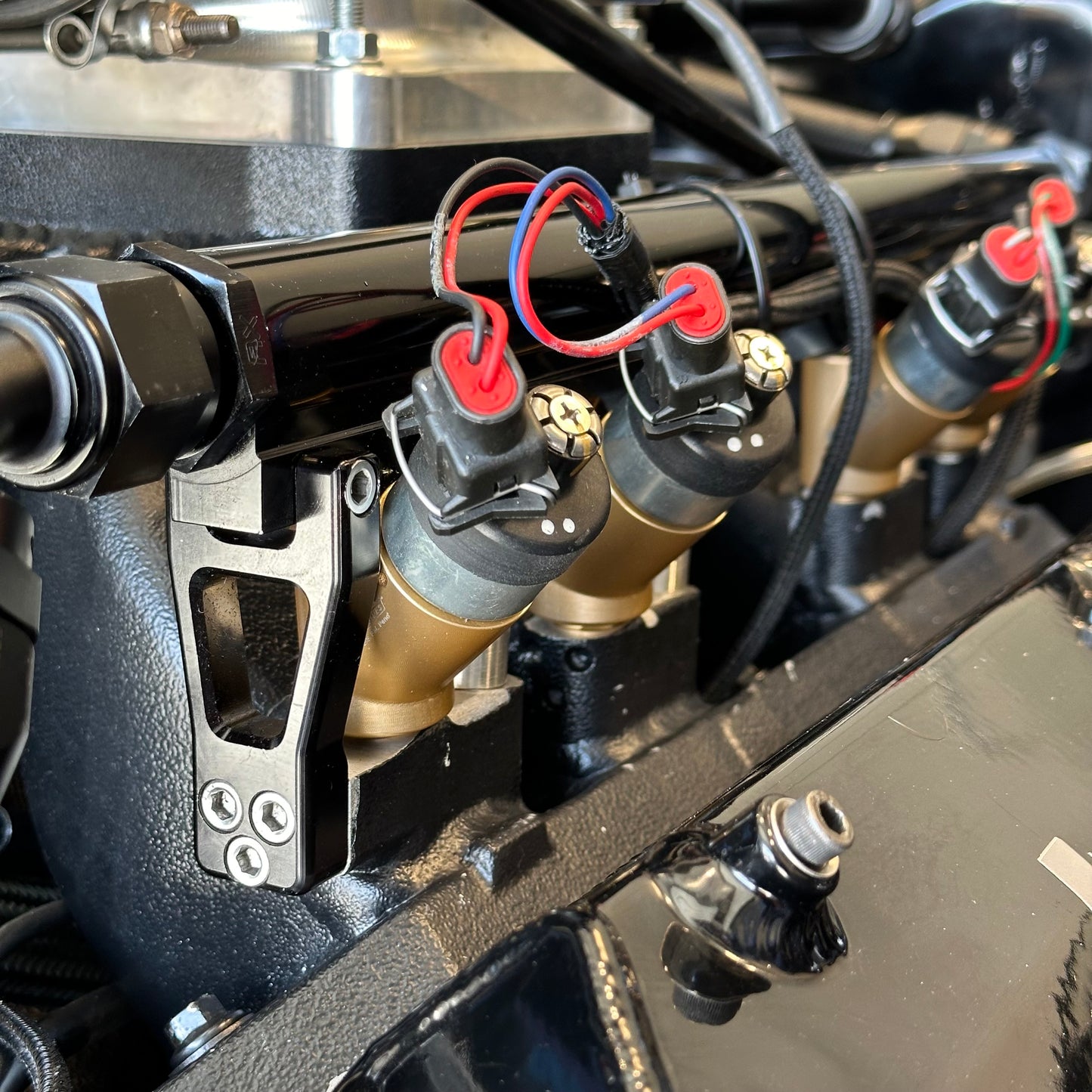 EFI V16 Canted Injector Billet Bung Weld-in Kit